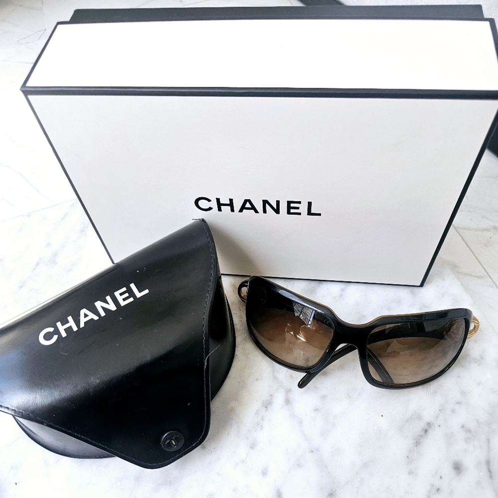 CHANEL Elegant Brown & Gold Sunglasses.